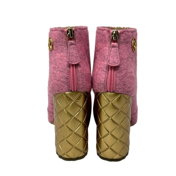 CHANEL 15A Pink Felt Ankle Booties Gold Quilted Block Heel IT 38, US 8 A G30906 - Picture 7 of 16
